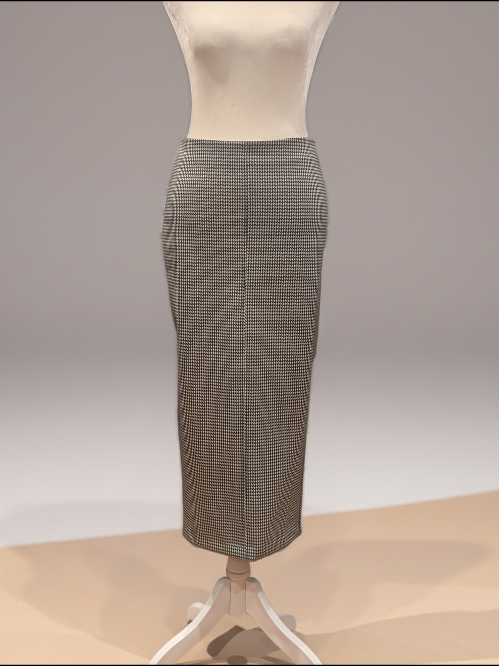 Houndstooth Pencil Skirt - Black & White